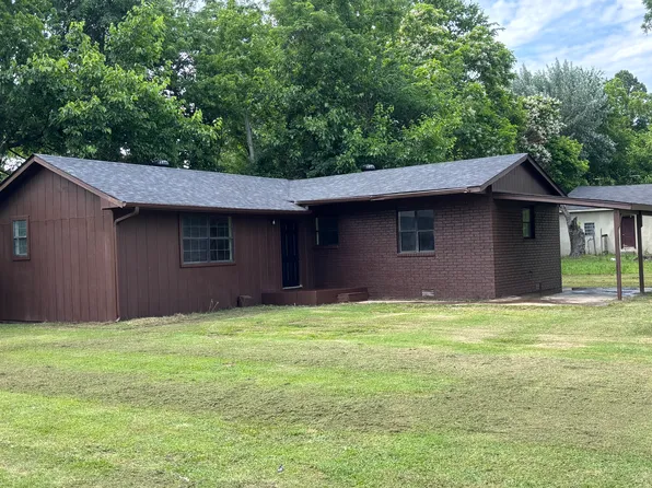 107 1/2 NE 1st St, Muldrow, OK 74948