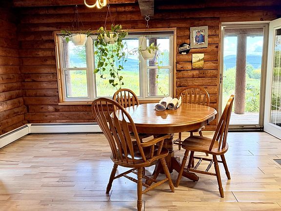 5th image of 839 Robitaille Road