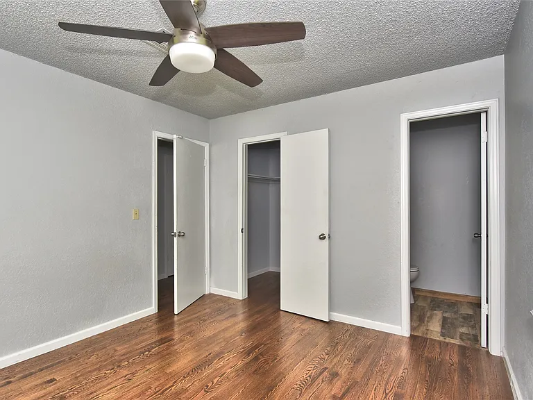 317 W Linda St — Photo 16