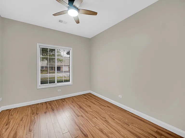 1661 Commodore Ct #3 — Photo 14