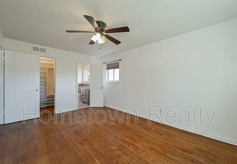 1805 NE 53rd St — Photo 18