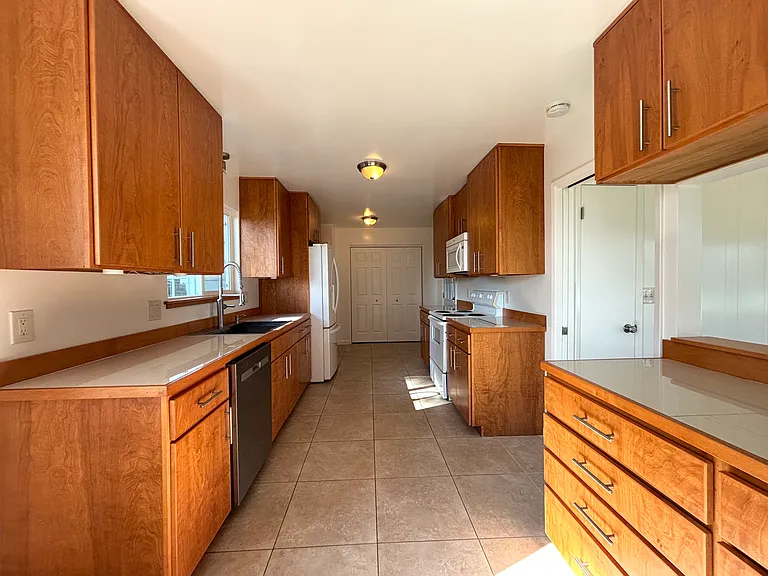 221 Gillette Rd — Photo 16
