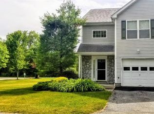 40 Beechmont Ter, Hamburg, NJ 07419