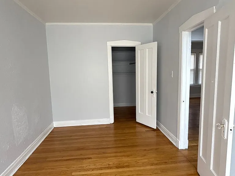 SPACIOUS 2 BEDROOM APARTMENTS AVAILABLE — Photo 94