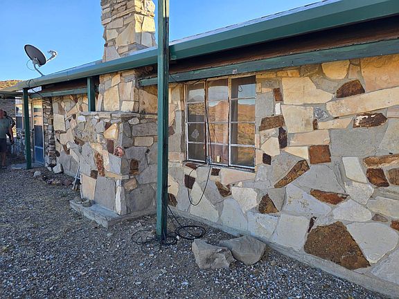 5th image of 600 Deer Valley Rd