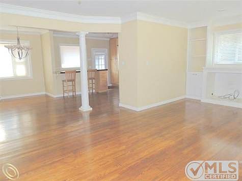 LIVING & DINING AREAS