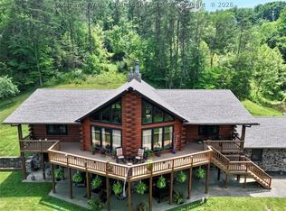 90 Pennington Rd, Liberty, WV 25124