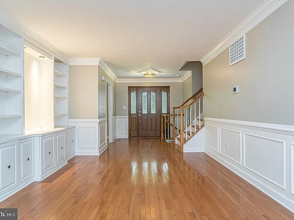 5th image of 11819 Clara Way