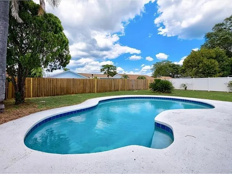 8223 Drycreek Dr — Photo 23