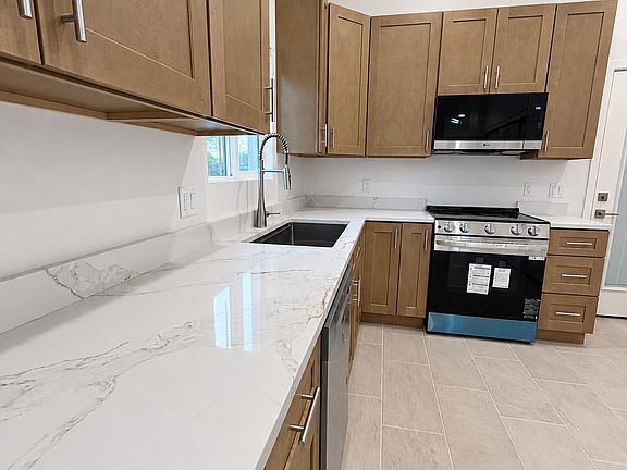 5th image of 850 E Seneca St #3