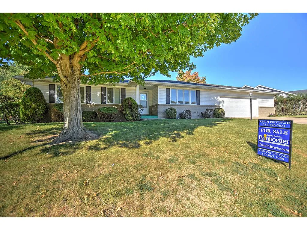 1410 Masters Ln photo 1