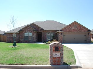 912 Stephanie Lane, Altus, OK 73521