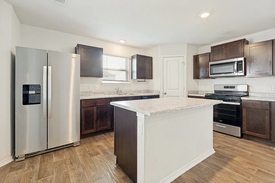 3 bed, 1625 sqft, $1,850 — Photo 3