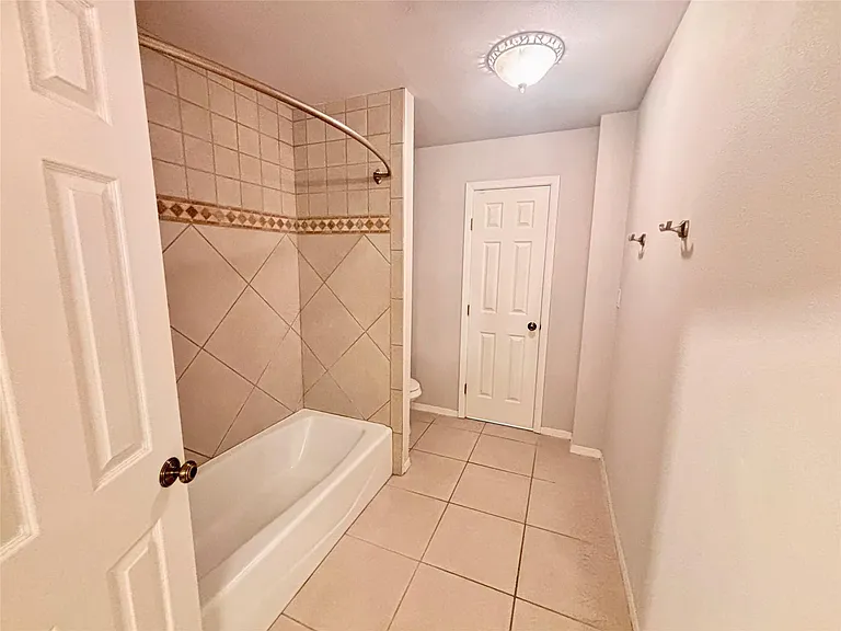 1918 Holly Hill Dr #A — Photo 11