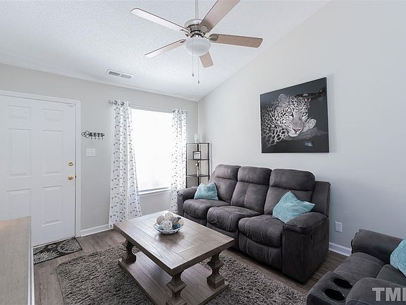 3rd image of 2526 Hitchcock Dr