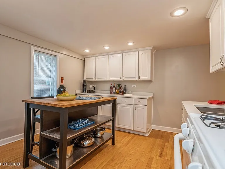 1426 N Greenview Ave #1 — Photo 3