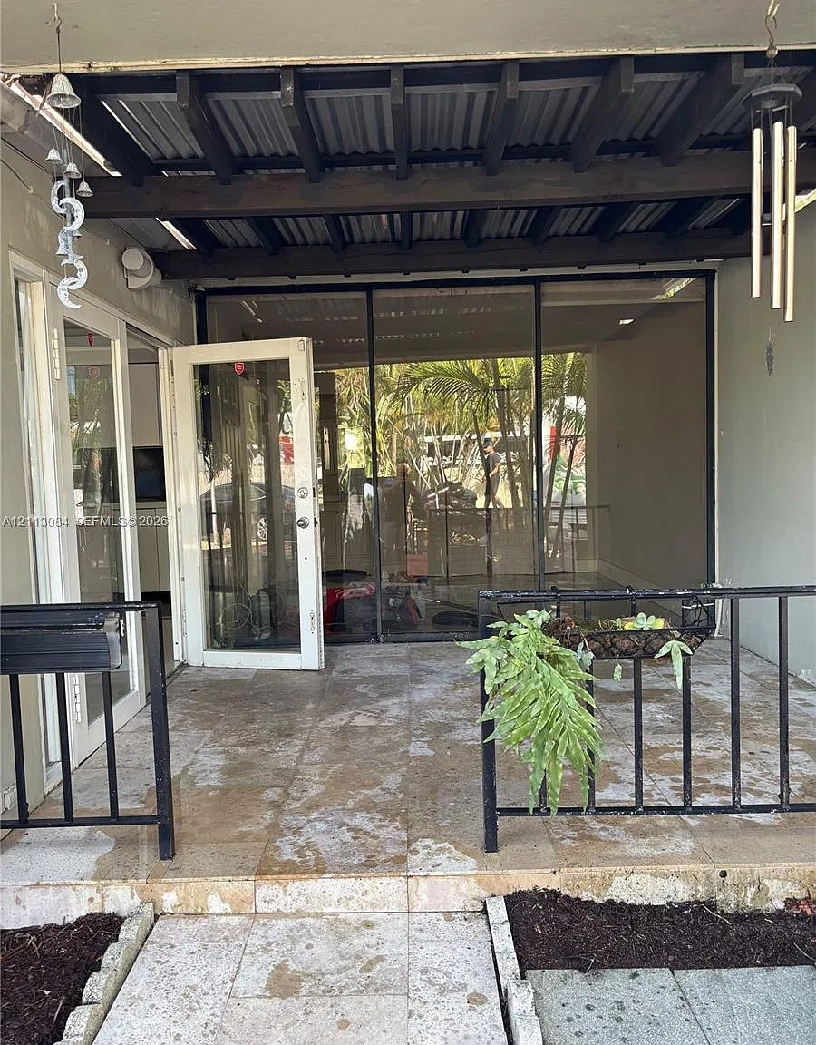 2 bed, 790 sqft, $2,500 — Photo 2
