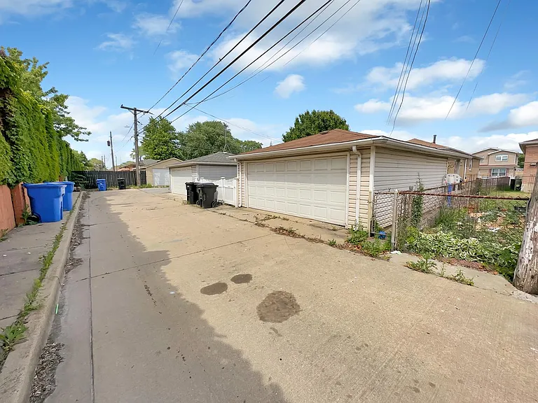 12716 S Saginaw Ave — Photo 19