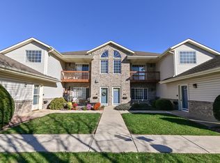 17664 W Lincoln Ave #8, New Berlin, WI 53146