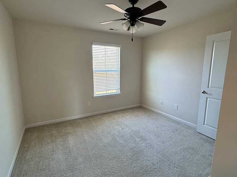 1073 Semora Ln — Photo 6