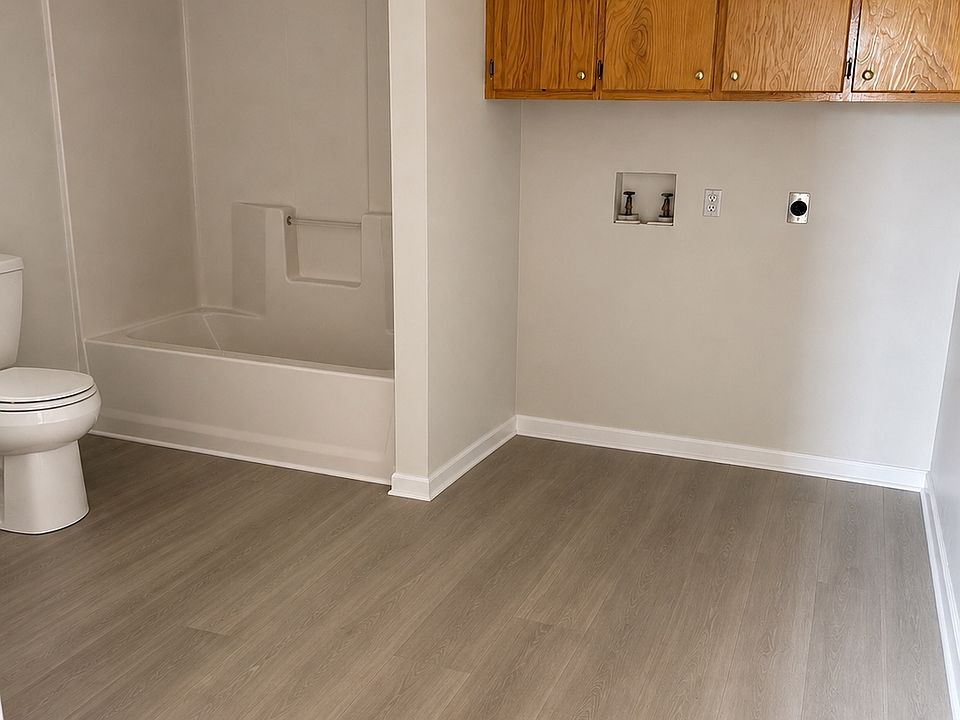2nd image of 1209 Samuel St