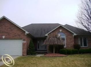 21276 Waverly Dr, Macomb, MI