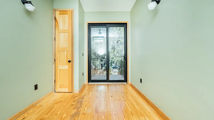 Rented by Nooklyn NYC LLC | media 34