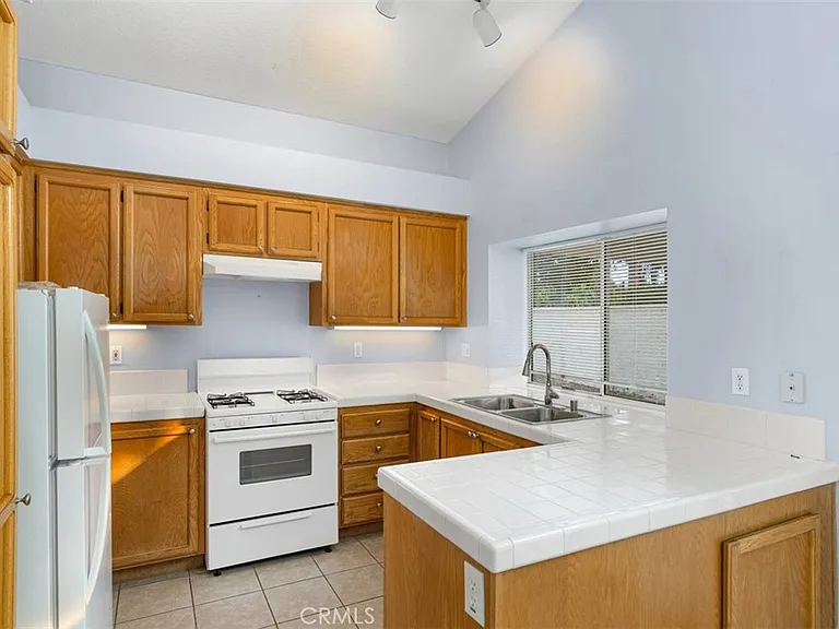 28243 Valombrosa Dr — Photo 7