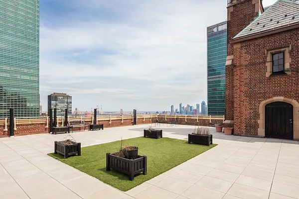 Rented by Compass | media 11