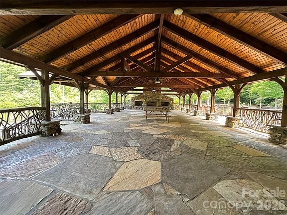 5th image of 67 Peppervine Cir