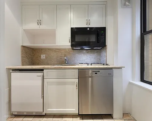 Rented by Corcoran | media 33