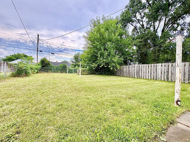 1833 Nash St — Photo 17