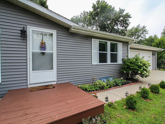 5th image of 32691 Winther St