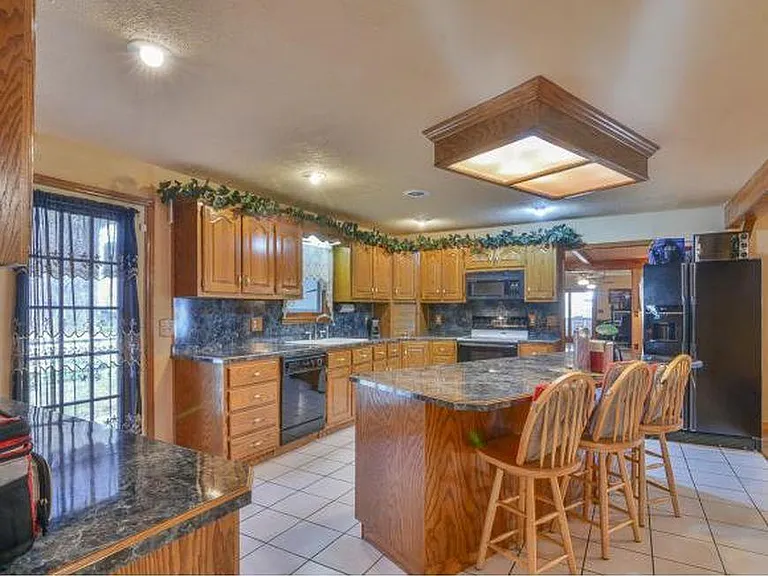 492 Olinger Dr — Photo 28
