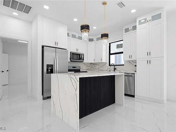 4th image of 1625 Nelson Rd N