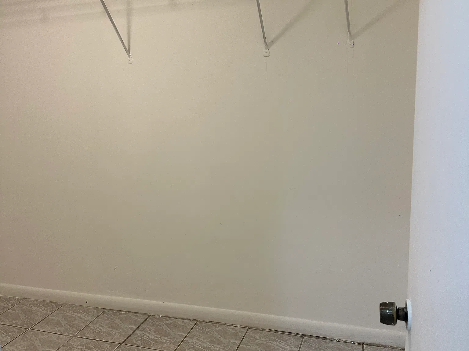 1 bed, 900 sqft, $1,600 — Photo 4