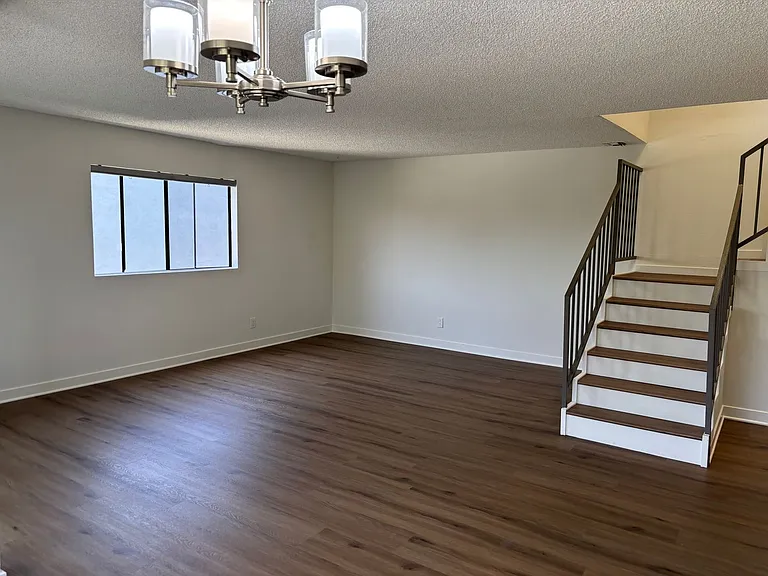 627 Orange Grove Ave — Photo 5