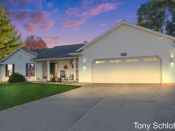 2nd image of 3442 Meadow Glen Dr