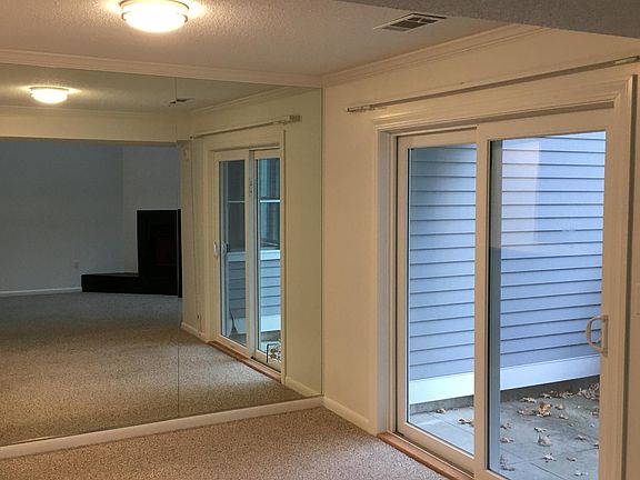 dining room overlooking private back yard