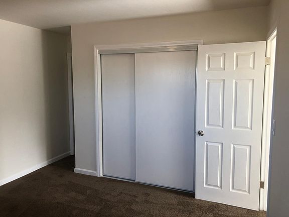 4th image of 4268 51st St