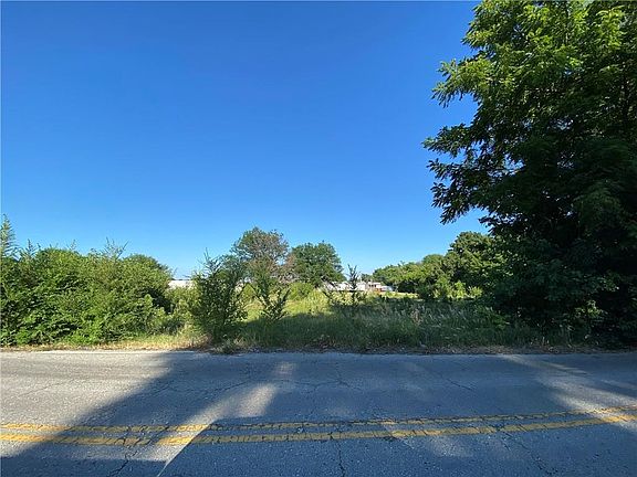 3rd image of 4501 & 4423 S Crysler St