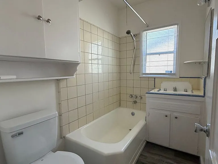 2105 W Carson St — Photo 7