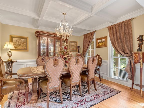 3rd image of 18 Oaklynn Ct