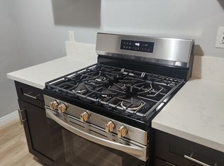 2040 W Avenue J13, Lancaster, CA 93536