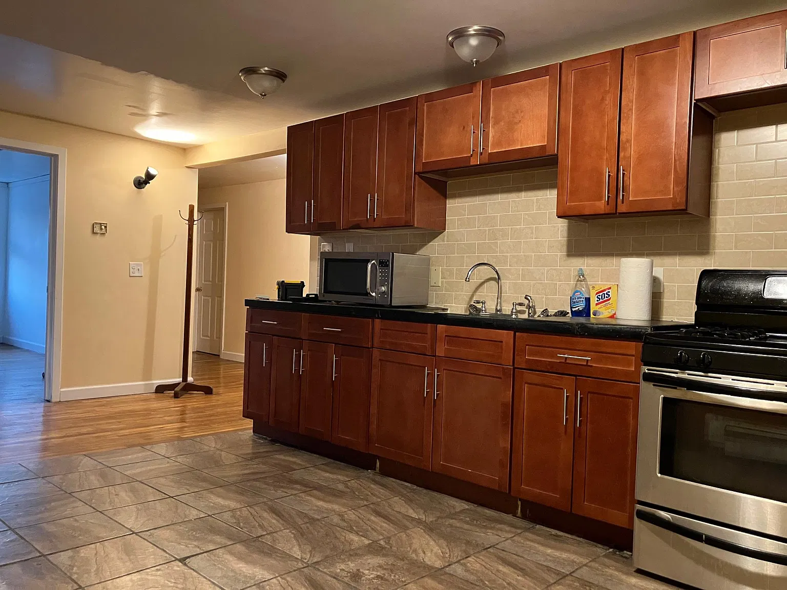 3103 E 35th Ave — Photo 2