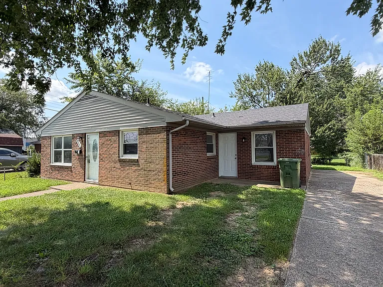 2845 McFarland Ave — Photo 2