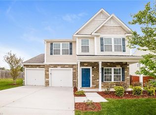 4318 Lochurst Dr, Pfafftown, NC 27040