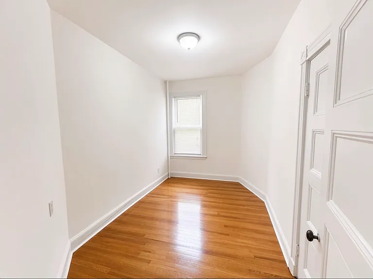 75 Elmira St — Photo 5