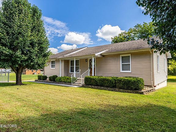 4th image of 218 Doris Ln