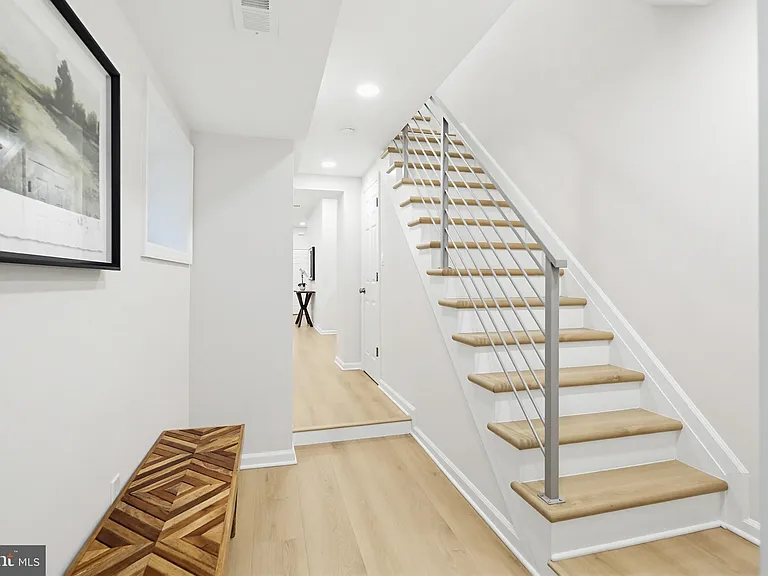 843 E Lombard St — Photo 7
